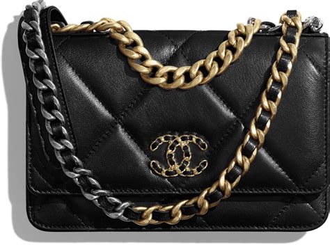 chanel wallet on chain 19